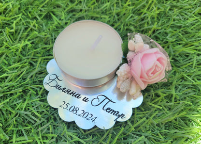 Сребърен Акрилен Подарък за Гости с Чаена Свещ – Персонализиран с Имена и Дата